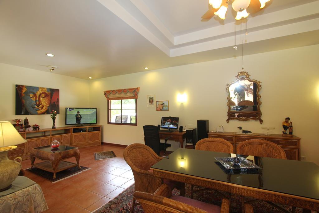 Villa Pimlada Nai Harn Esterno foto